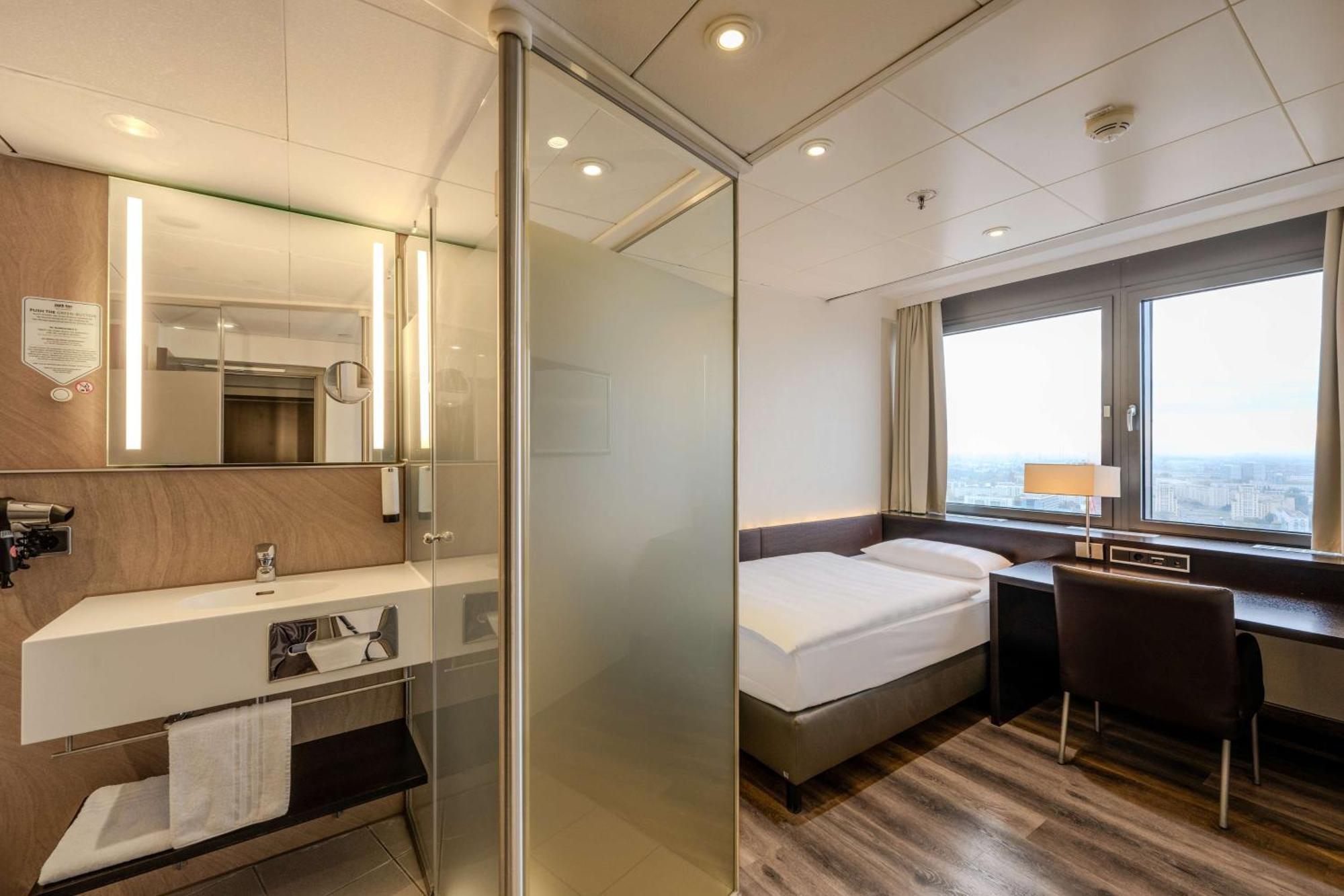 Hotel Park By Radisson Alexanderplatz 4*
